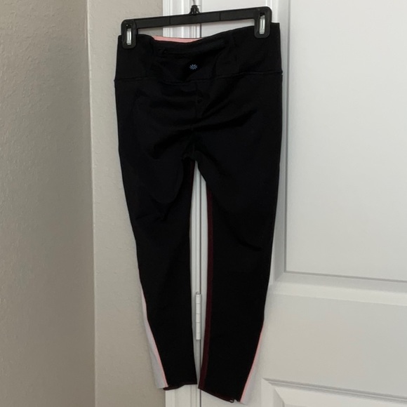 Athleta Velocity Colorblock Capri - Picture 3 of 7